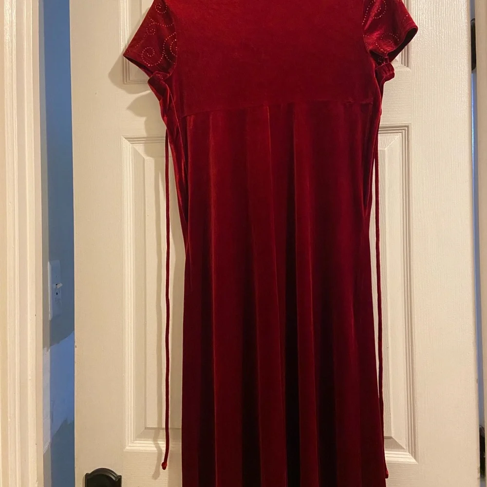 Dress - Picture 8 of 8